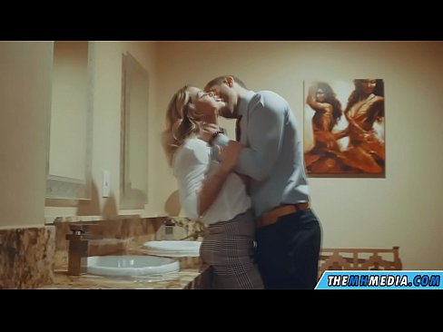 ❤️ Kung ang usa ka busty blonde naghaylo kanimo sa usa ka publiko nga kasilyas ❤❌ Fucking sa amon ceb.hentai-id.ru ️❤